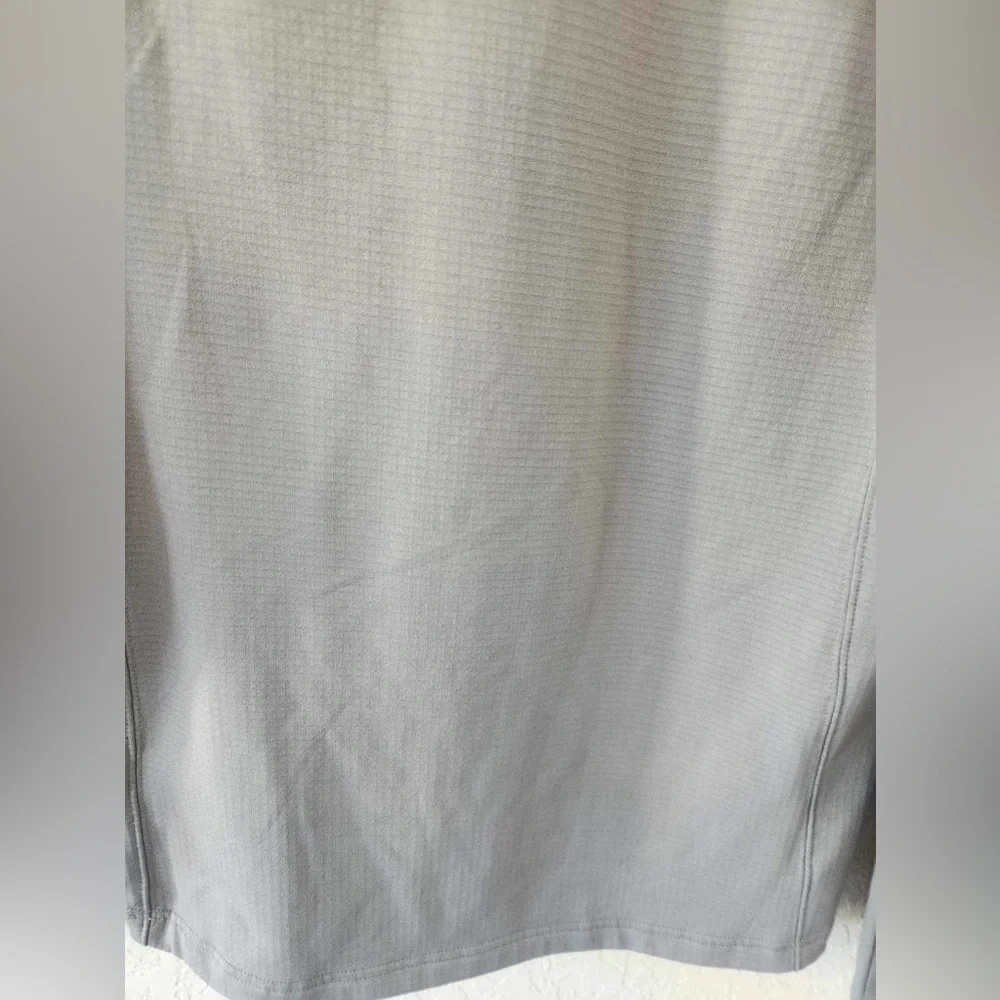 The North Face‎ Gray Pullover Men's Sweater Size Small